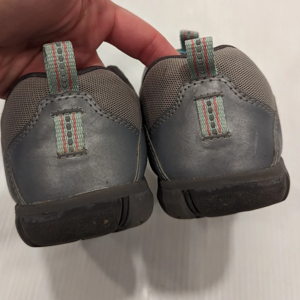 KEEN kids toggle elastic mesh shoes sneakers size 4 - Picture 9 of 11
